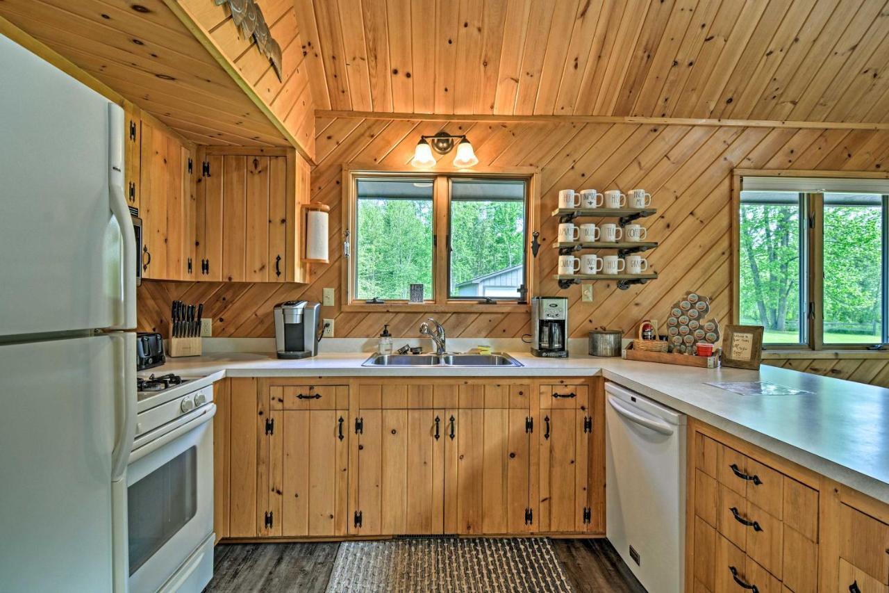 Riverfront Traverse City Cabin Fish, Kayak And Tube Dış mekan fotoğraf