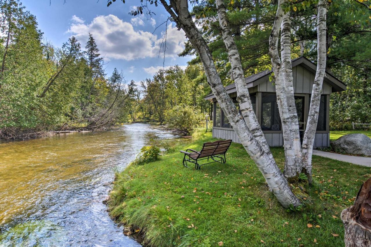 Riverfront Traverse City Cabin Fish, Kayak And Tube Dış mekan fotoğraf