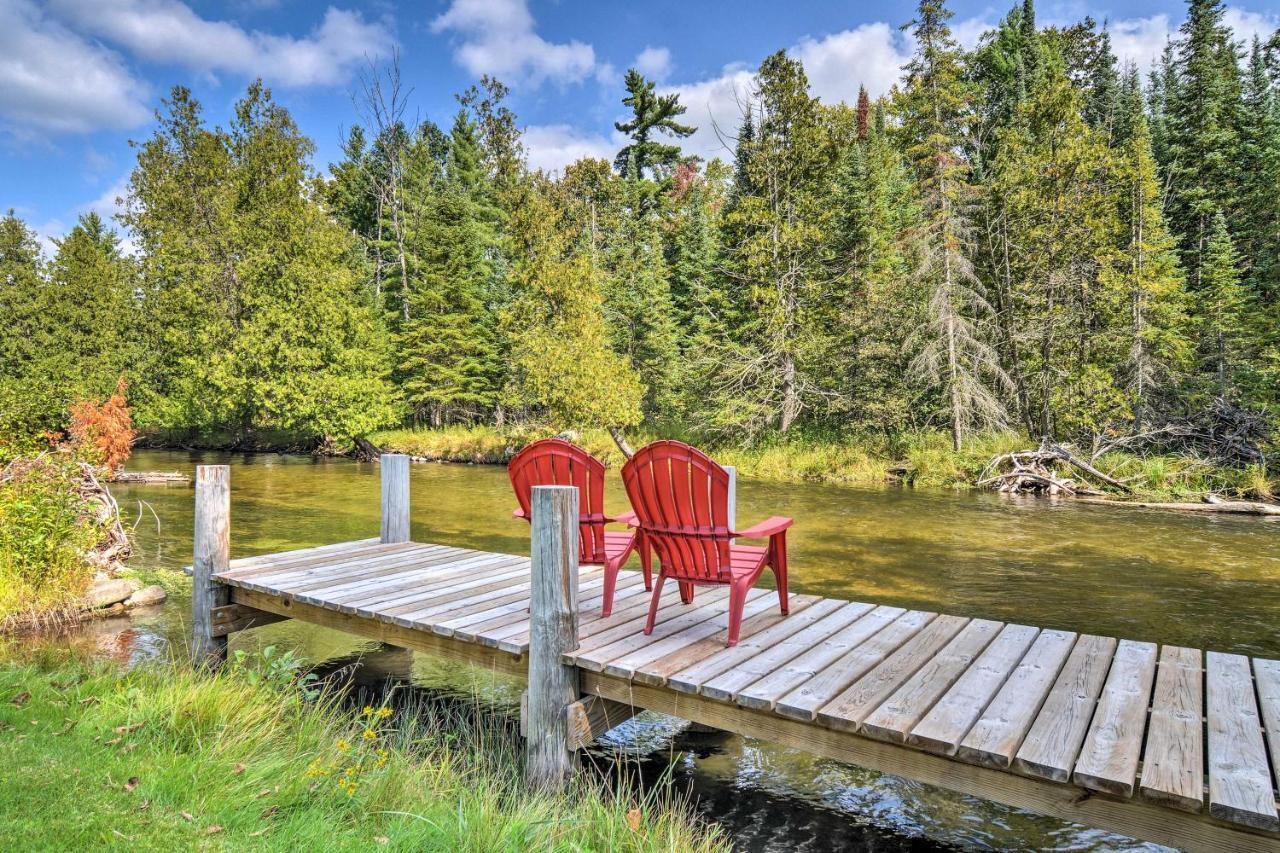 Riverfront Traverse City Cabin Fish, Kayak And Tube Dış mekan fotoğraf
